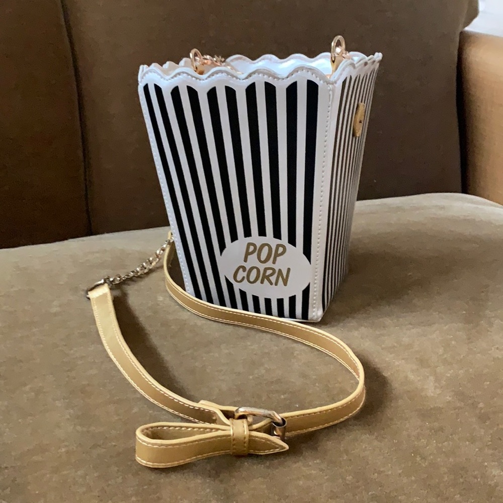 Popcorn Box Crossbody Bag - Black and White